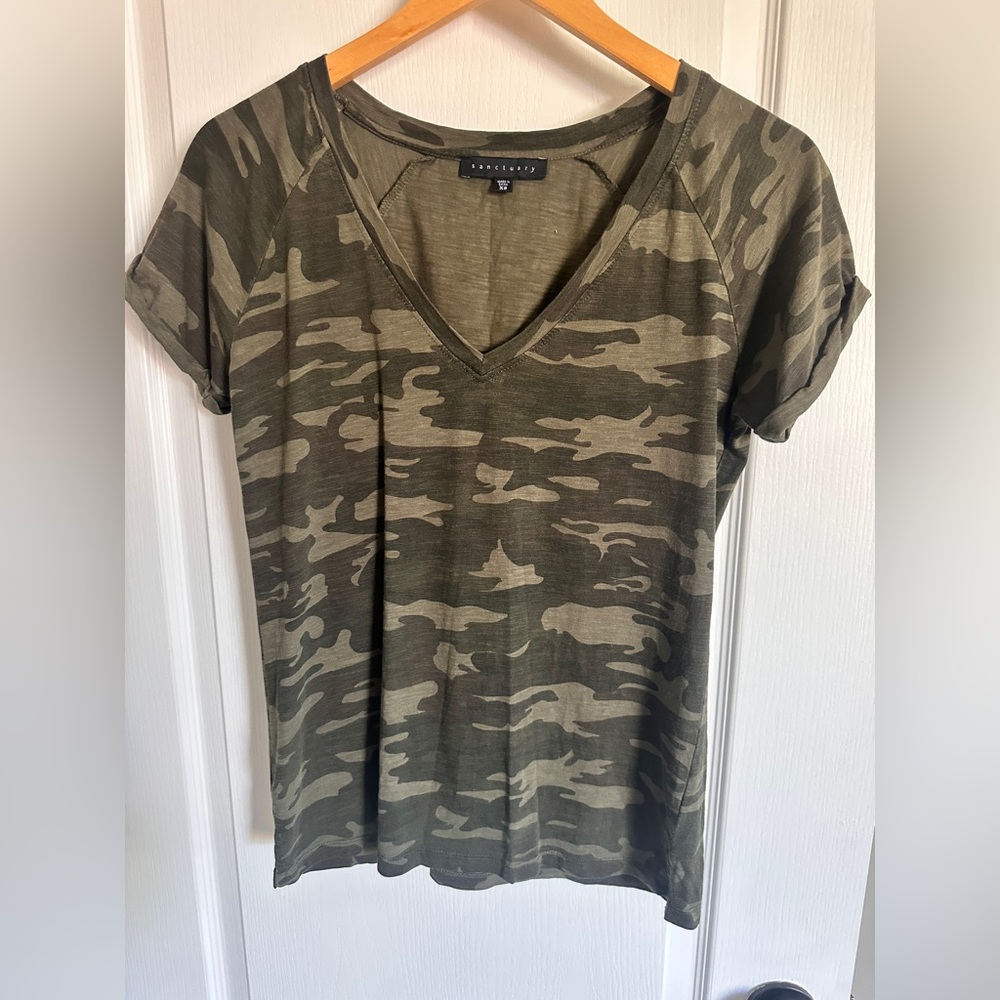 Sanctuary xS Camo V-Neck T-Shirt - Picture 5 of 6